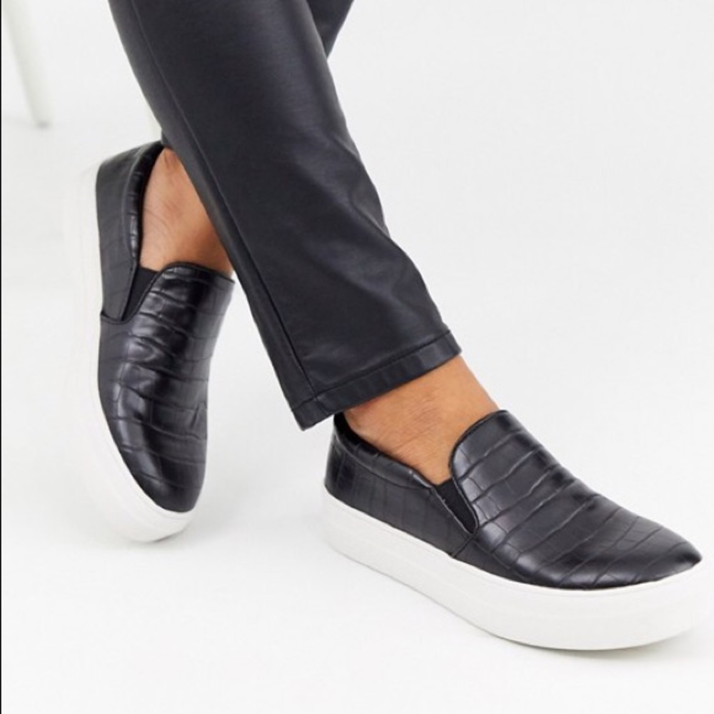 Steve Madden Gills Black Croc